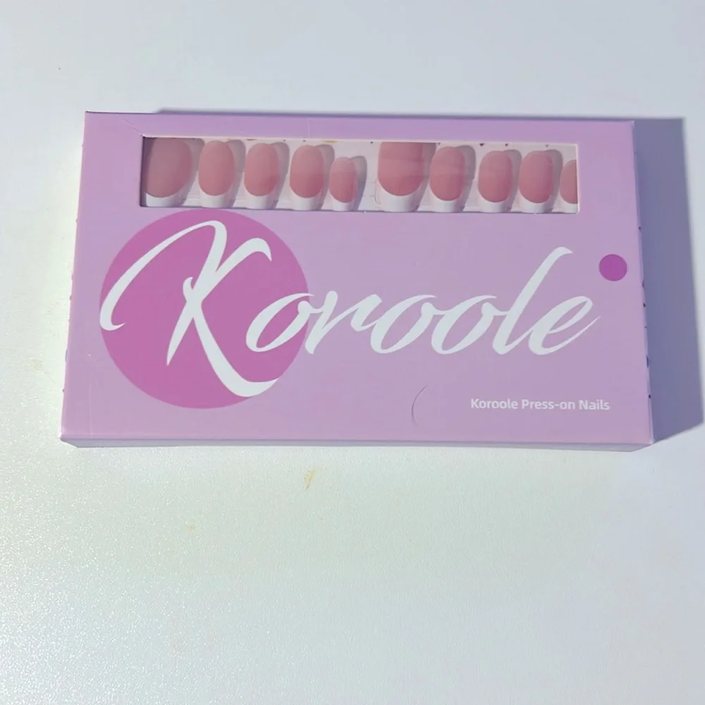 Koroole French Tip Short Almond Press-On Nails